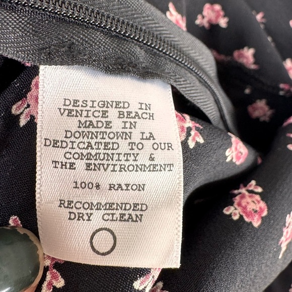 Flynn Skye Ruffle Off shoulder Floral Jumpsuit Small Black - Picture 8 of 9